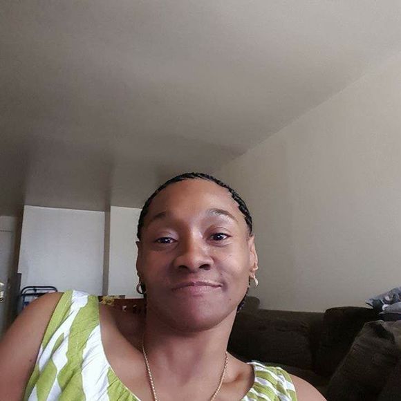 Meet your Posher, Tonia - Picture 1 of 1